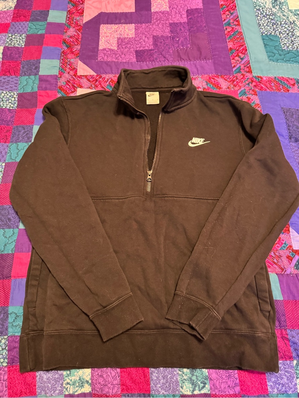 Nike Men’s Black Quarter-Zip Pullover Sweater no stains